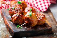 Honey and apple Quebec veal meatballs